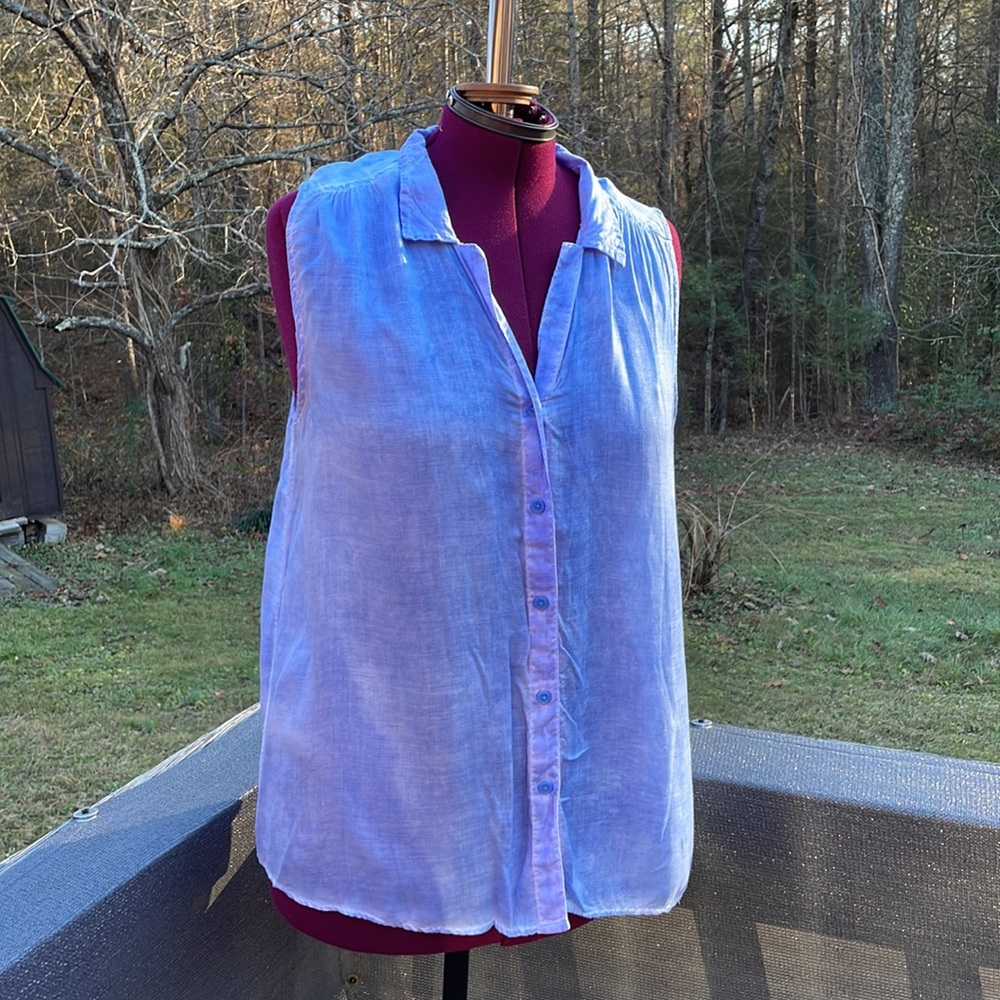 Pretty, Loose Flowing Tank Blouse